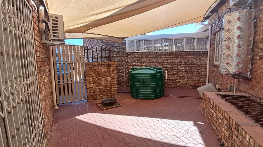 3 Bedroom Property for Sale in Uitsig Free State